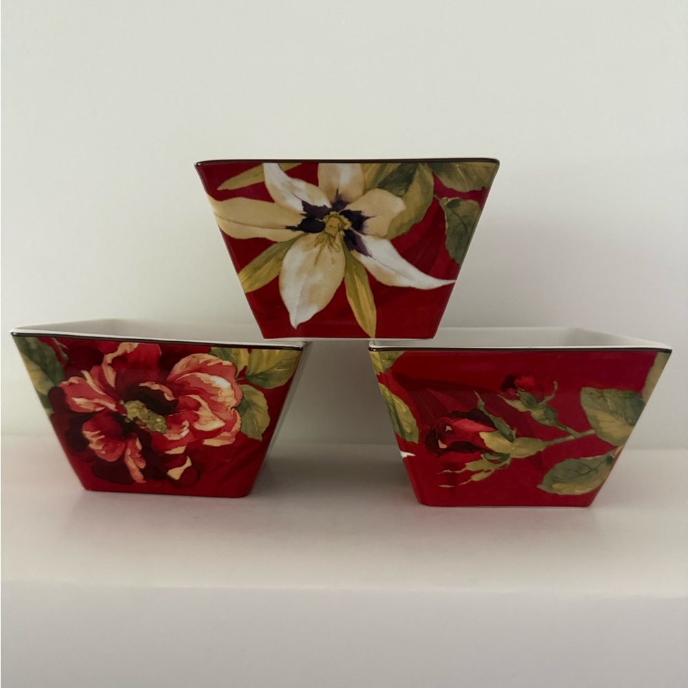 222 Fifth Belize Square Bowls Red Roses And Red Hummingbird